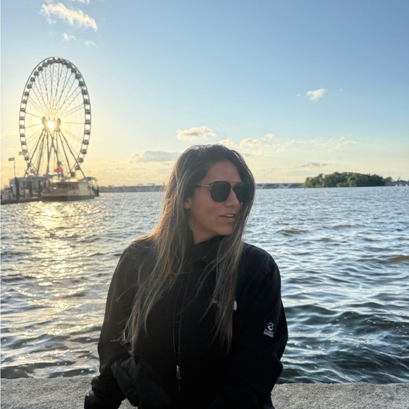 Meet your Posher, Alexis - Picture 3 of 6